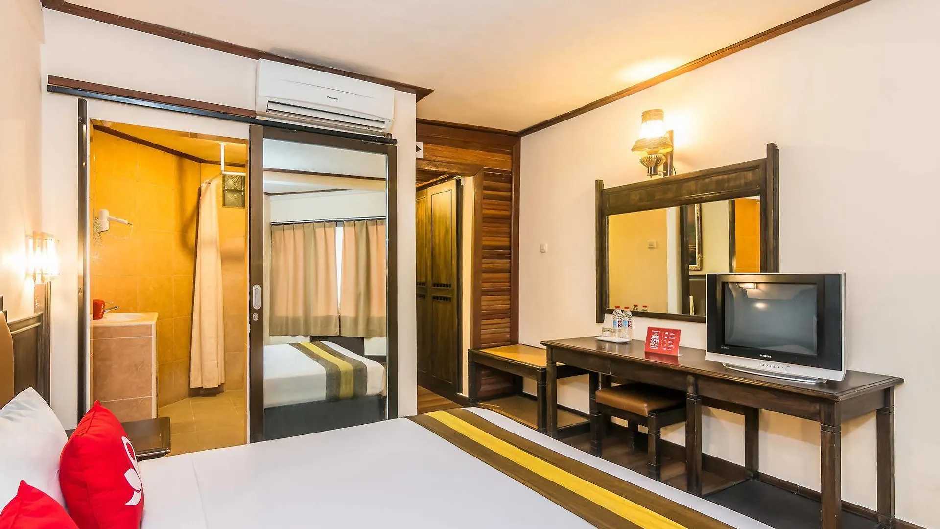 Hotel Zen Rooms Kuta Flora
